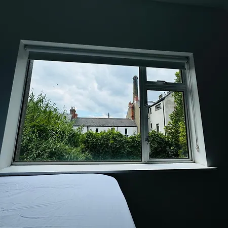 3 Portobello Apartment *