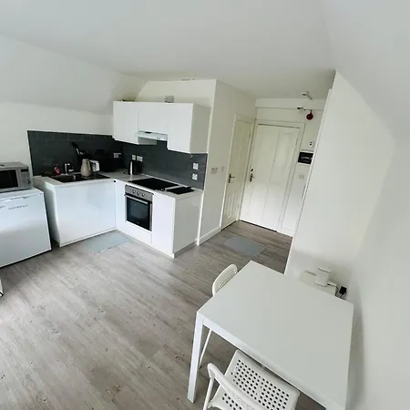 Apartment 3 Portobello